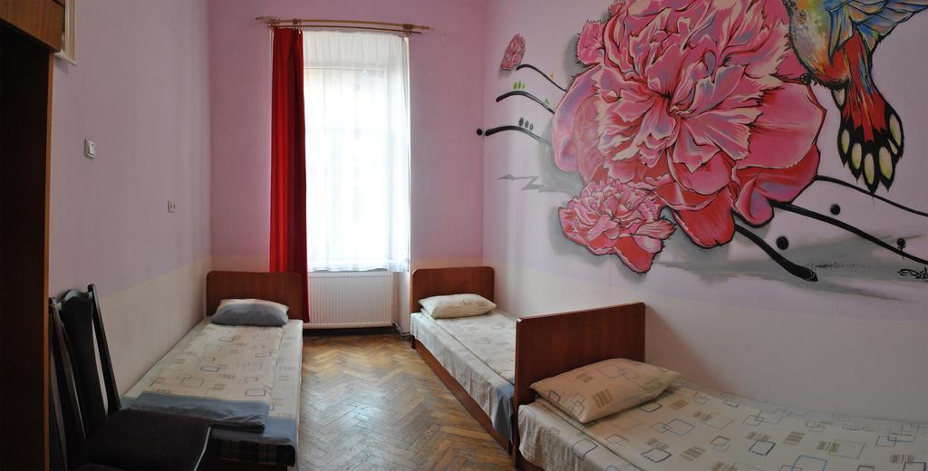 Hostel Comfort Львов Экстерьер фото